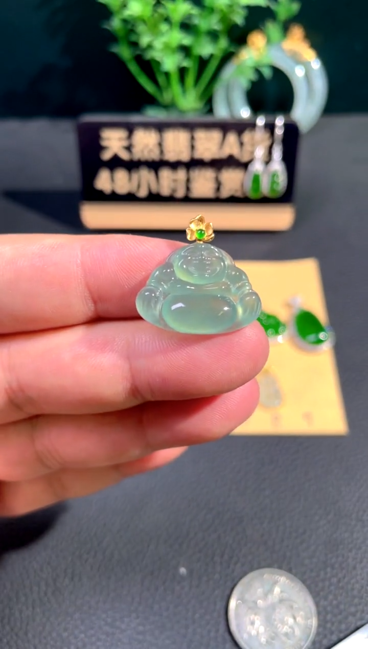 颈饰18K金镶嵌翡翠翡翠