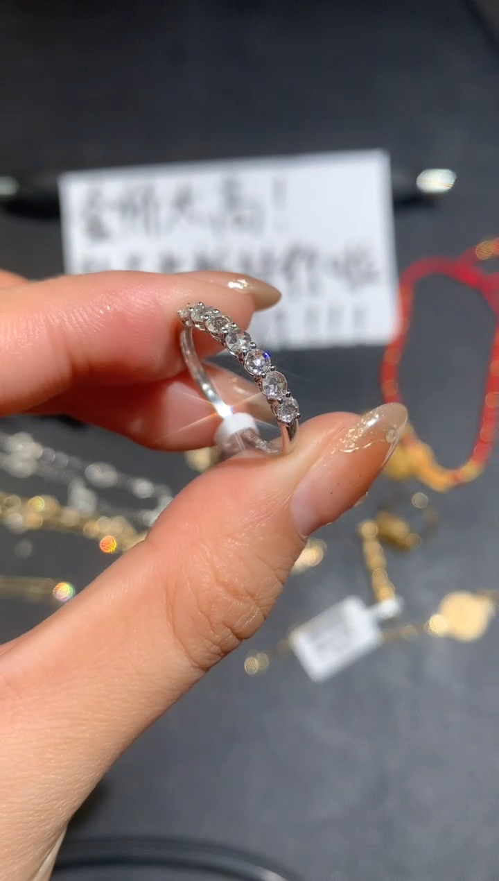 18K金镶嵌戒指钻石戒指A1|2 980