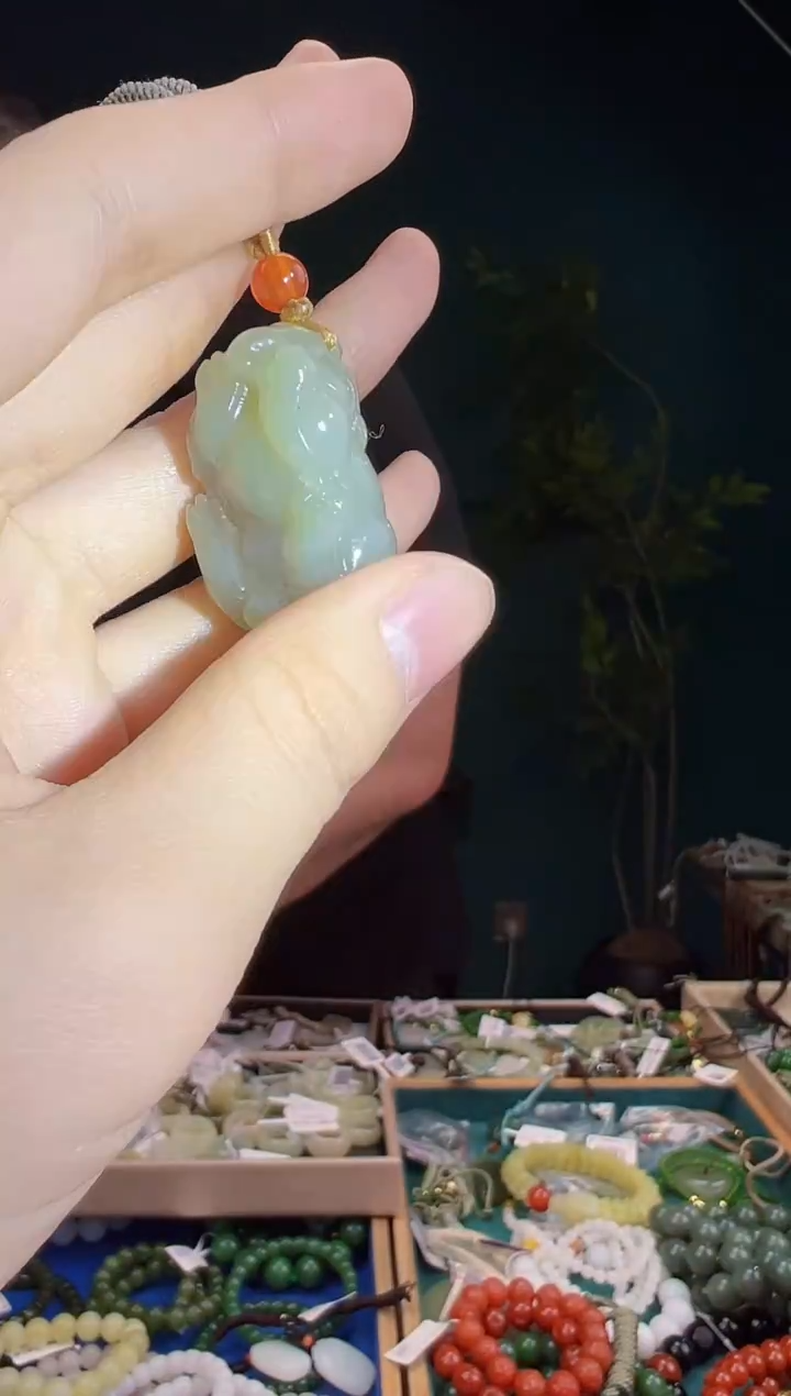 颈饰未镶嵌和田玉一物一证 拍一单发一个