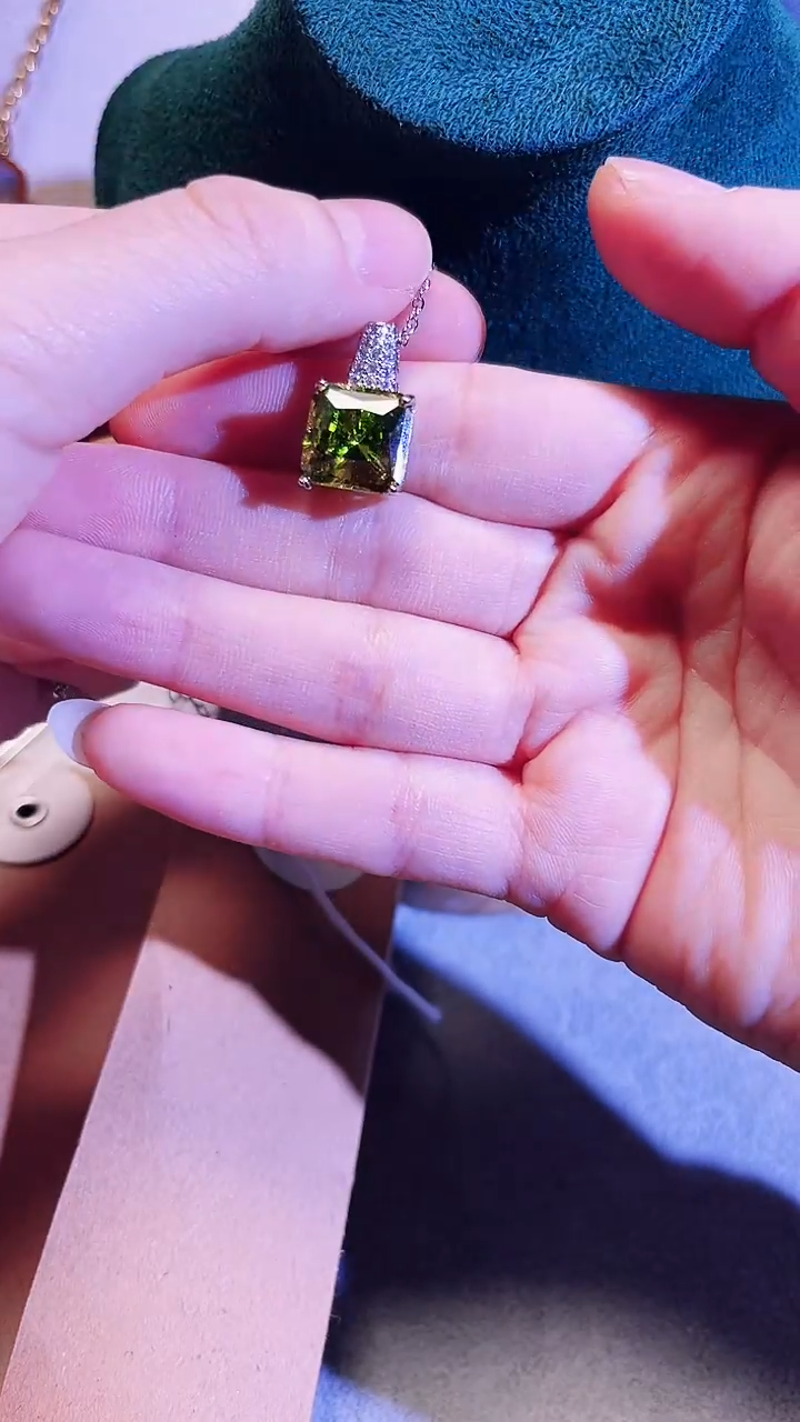 无925银时尚饰品如图所示