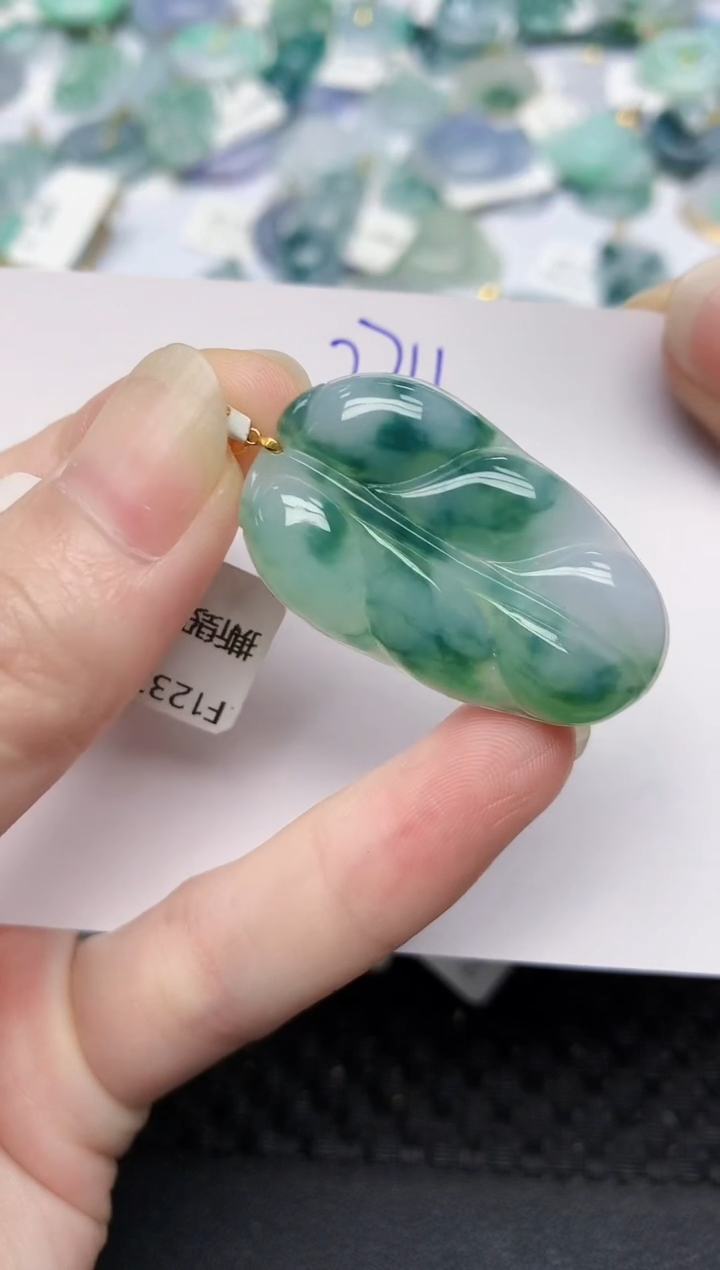 颈饰18K金镶嵌翡翠天然缅甸A货翡翠百元以上9元证书费自理