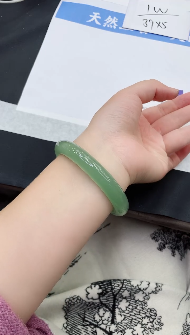 【闪购商品】石英质玉手镯未镶嵌D135-64+