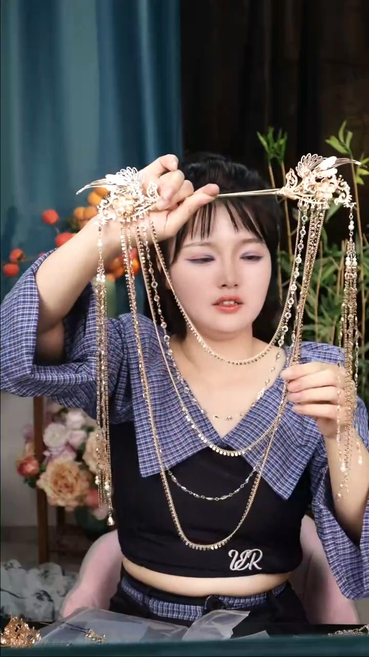 铜铃兰花朵流苏后压