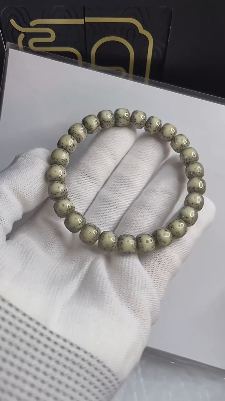 手串星月菩提小驼包9x8.a419