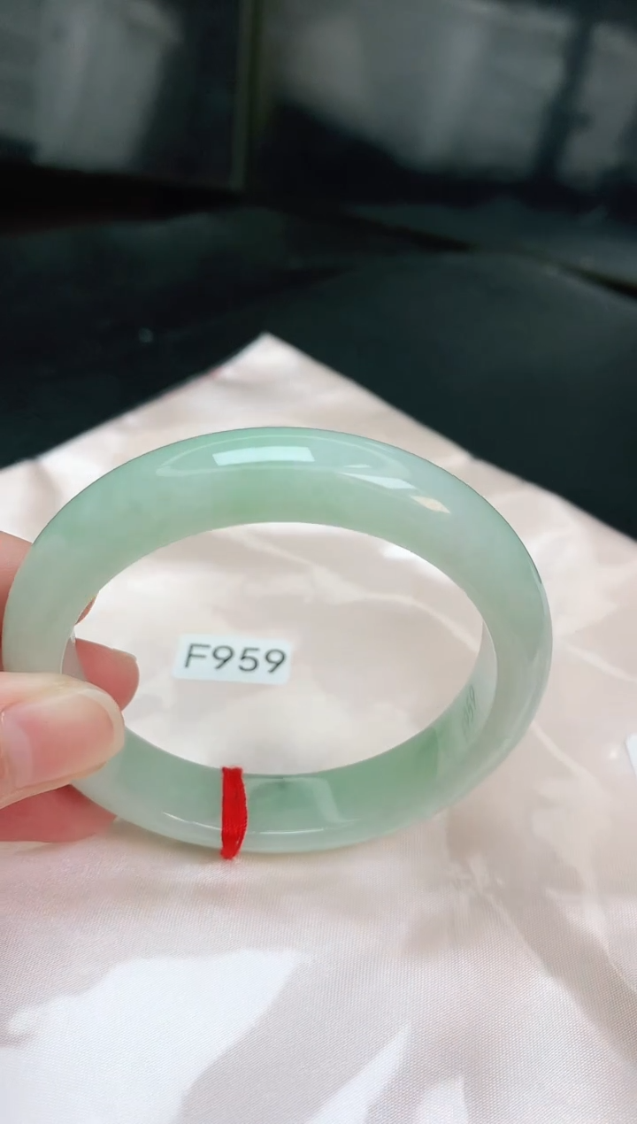 【闪购商品】翡翠手镯未镶嵌缅甸天然A货翡翠手镯