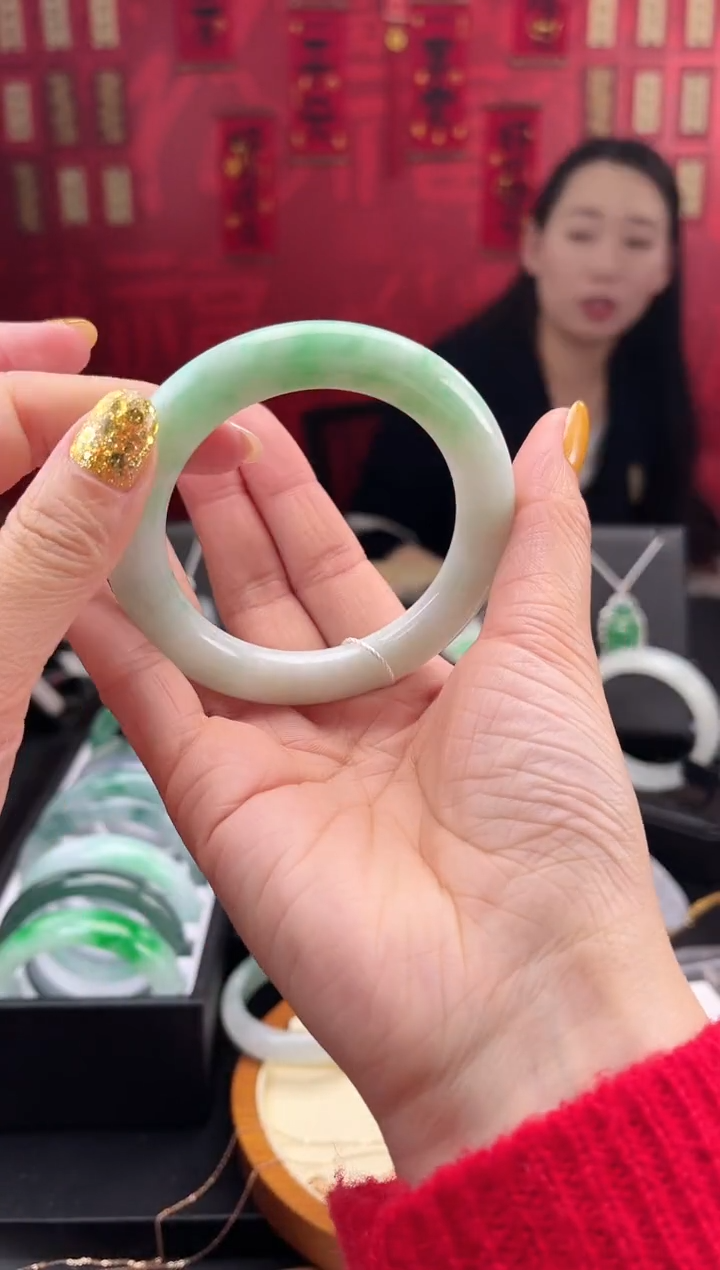 【闪购商品】翡翠手镯未镶嵌手镯