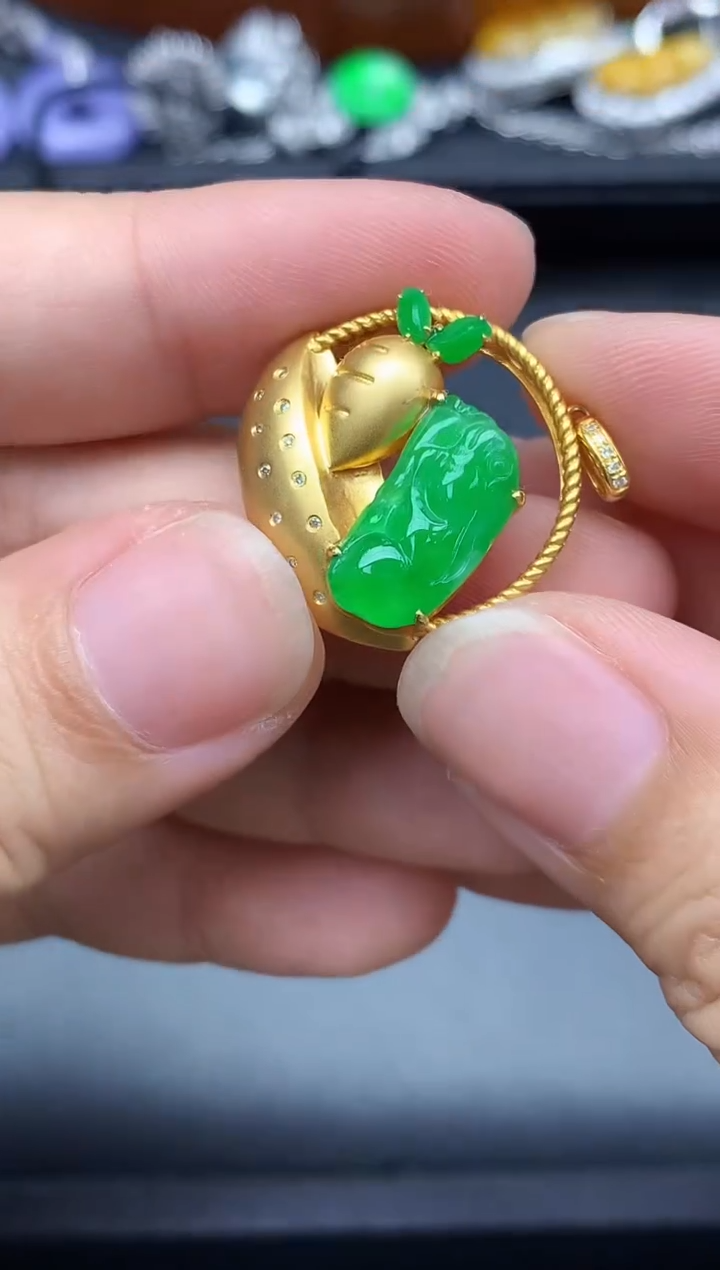 颈饰18K金镶嵌翡翠549-中国好珍宝