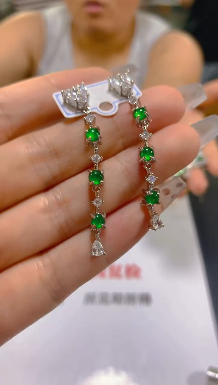 未镶嵌翡翠耳饰多样性发一
