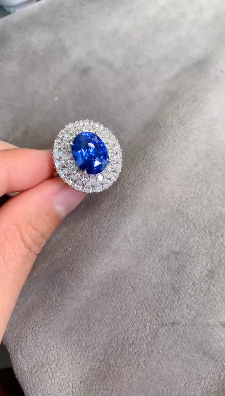 【闪购商品】蓝宝石戒指18K金镶嵌5.04CT