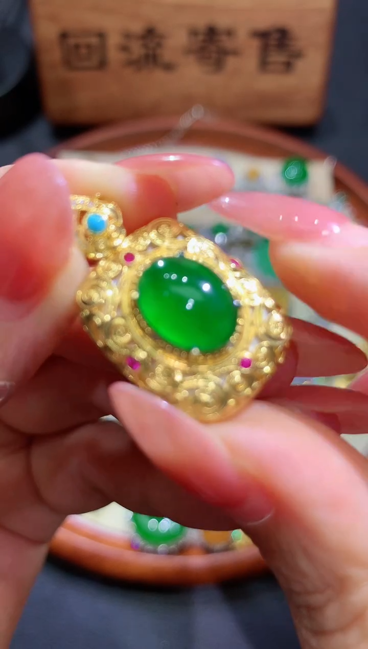定制翡翠18K金镶嵌14团购