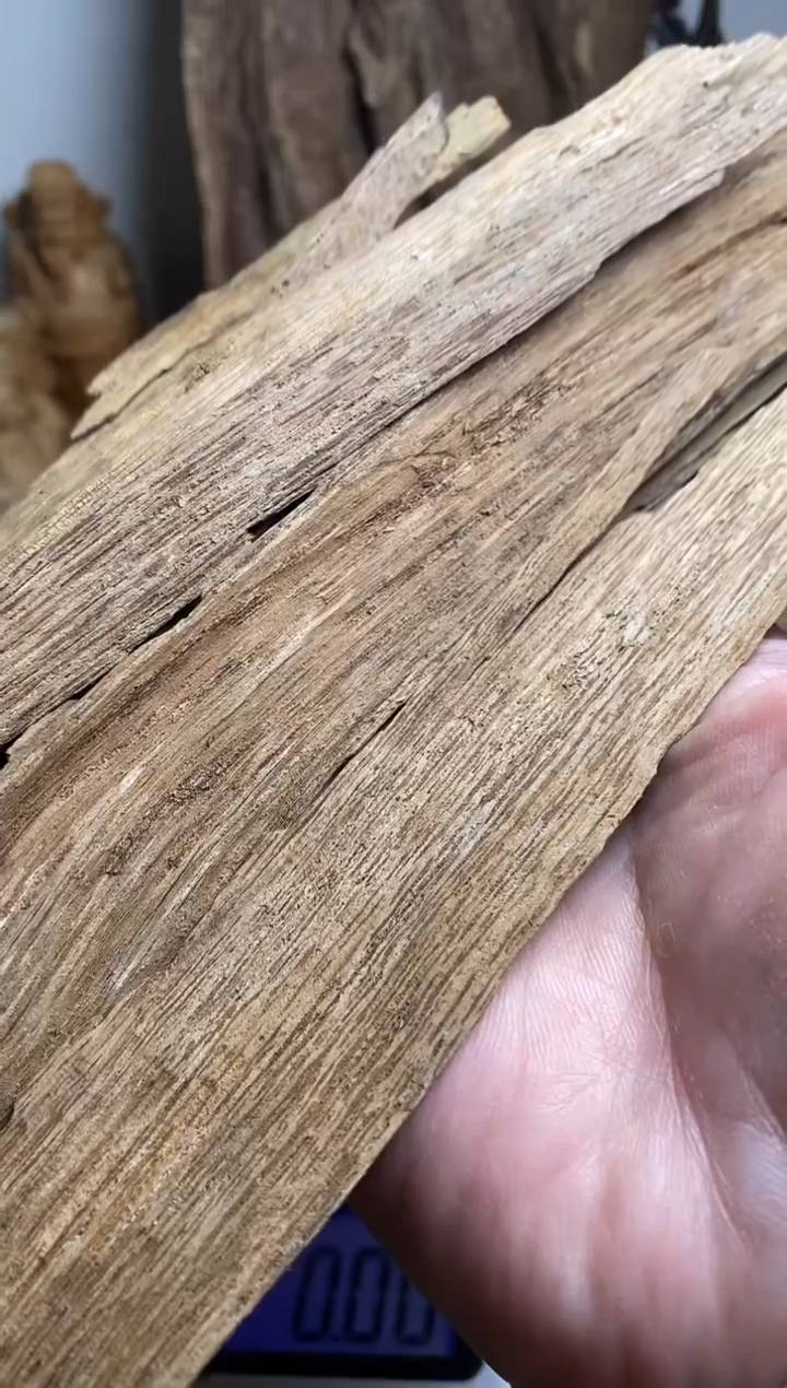 【闪购商品】沉香手把件老挝沉香土沉原料35克