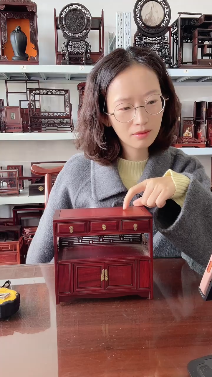 红酸枝木类巴里黄檀两门三抽    110