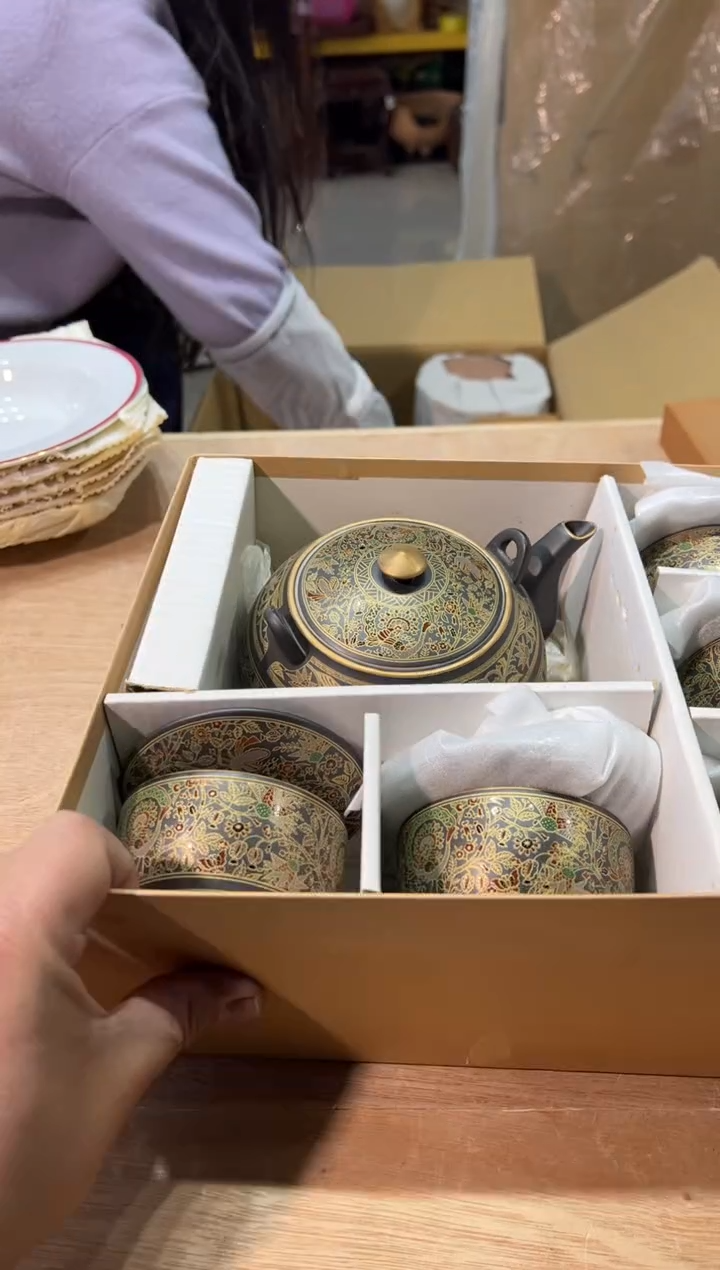 747 黑釉金彩一壶五盖杯 