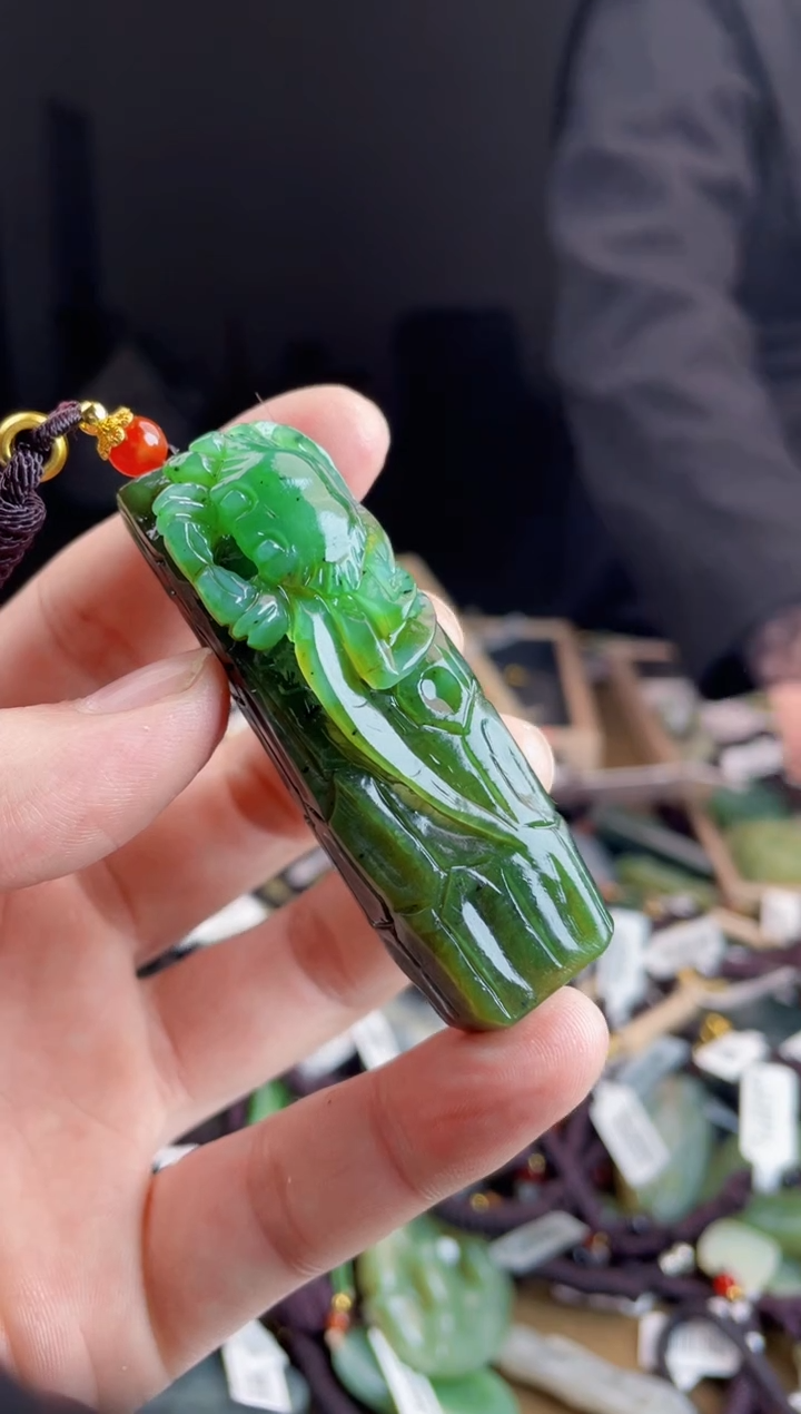 颈饰未镶嵌和田玉1