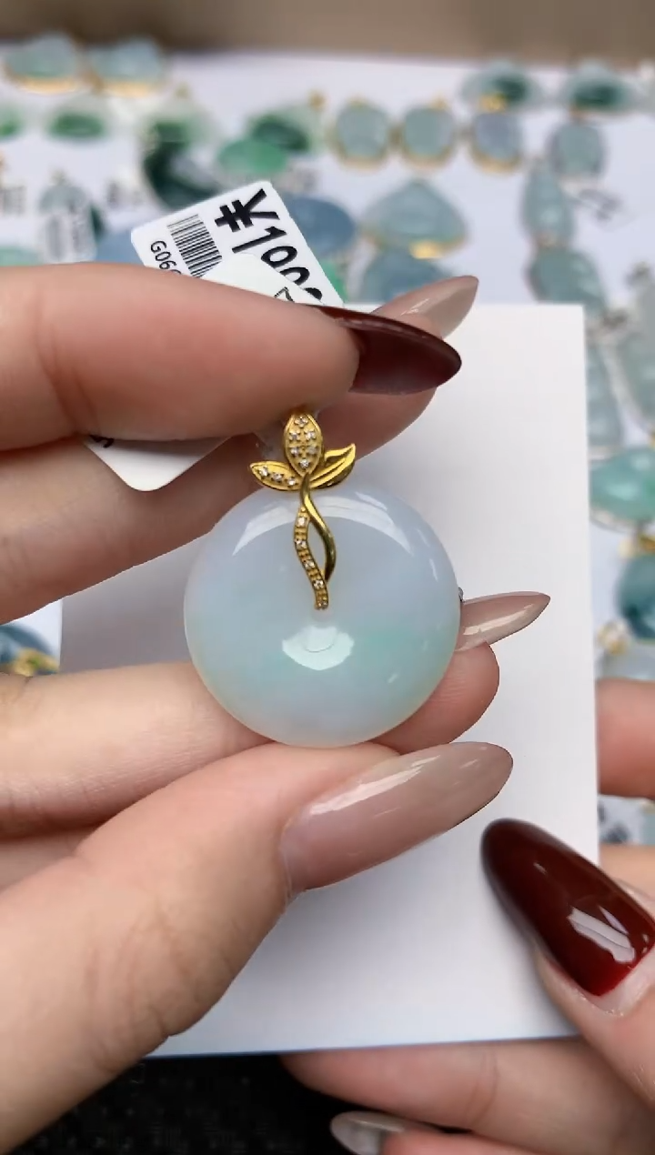 【闪购商品】翡翠颈饰18K金镶嵌天然翡翠a货