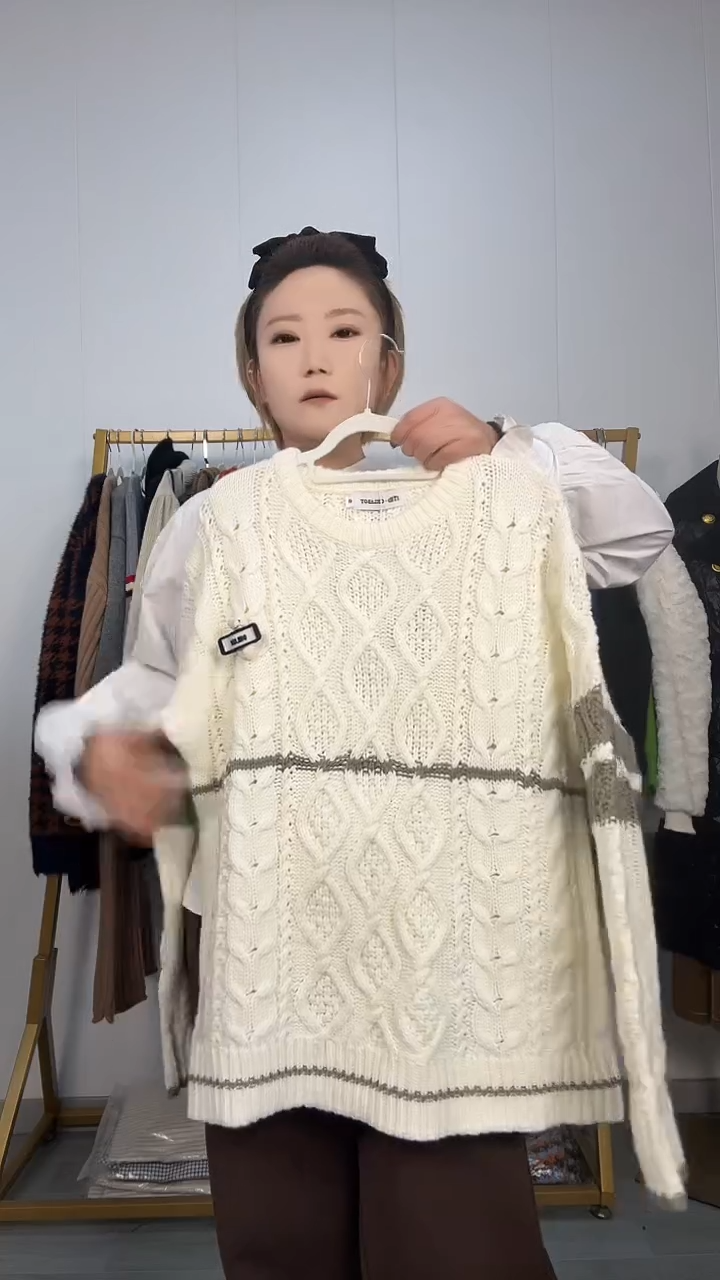 郑**娘高品质白色毛衣