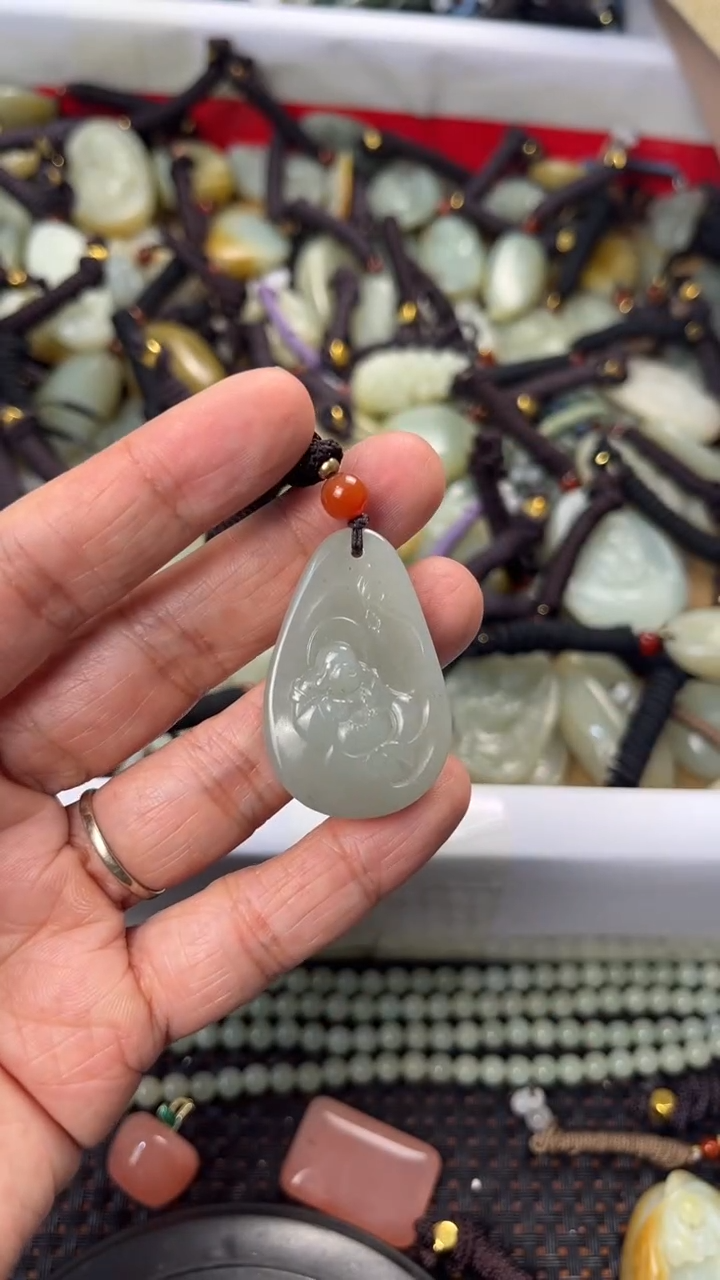 【闪购商品】和田玉颈饰未镶嵌多样性发货没有证书拍一发一有瑕