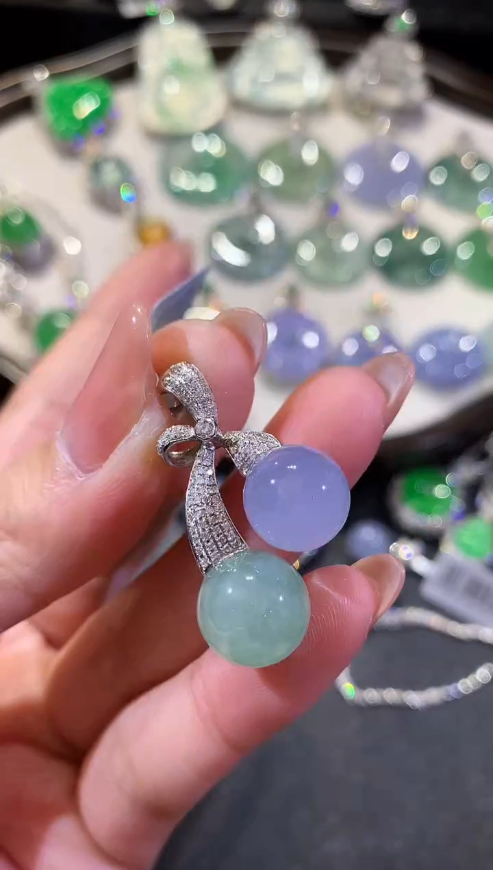 【闪购商品】翡翠吊坠(不含链)18K金镶嵌72无鉴赏多样性发货一件