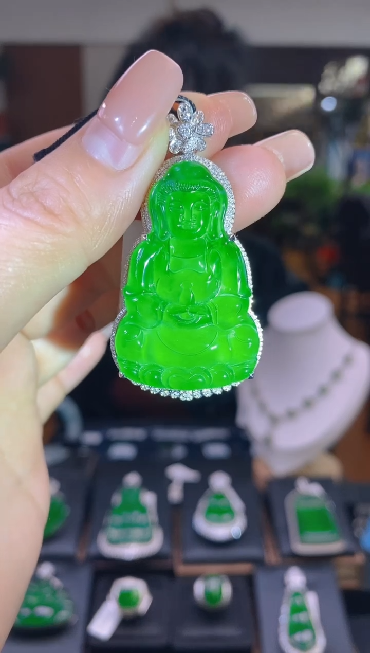 【闪购商品】翡翠吊坠(不含链)18K金镶嵌翡翠吊坠