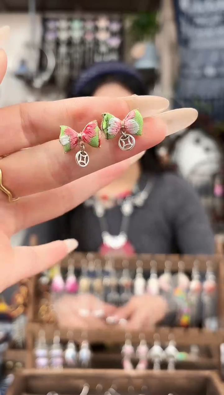 织绣民族风非遗老绣饰品284