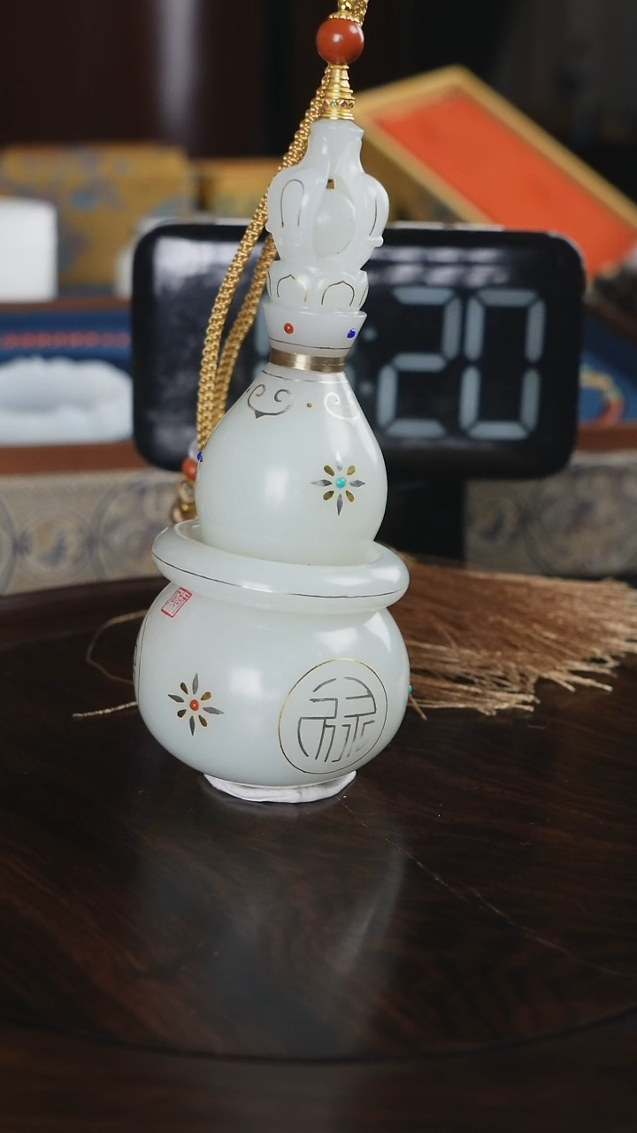 颈饰未镶嵌和田玉尘**定和田玉