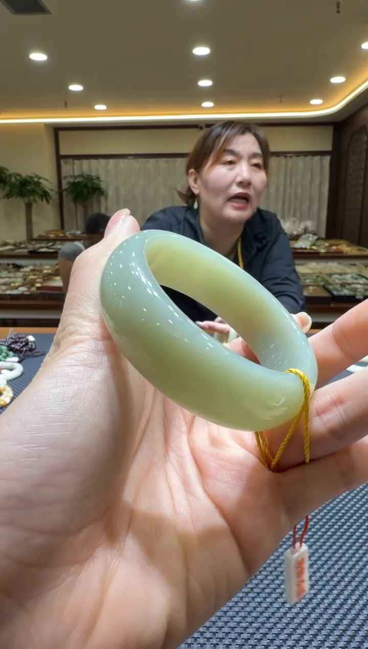 颈饰未镶嵌和田玉手镯55