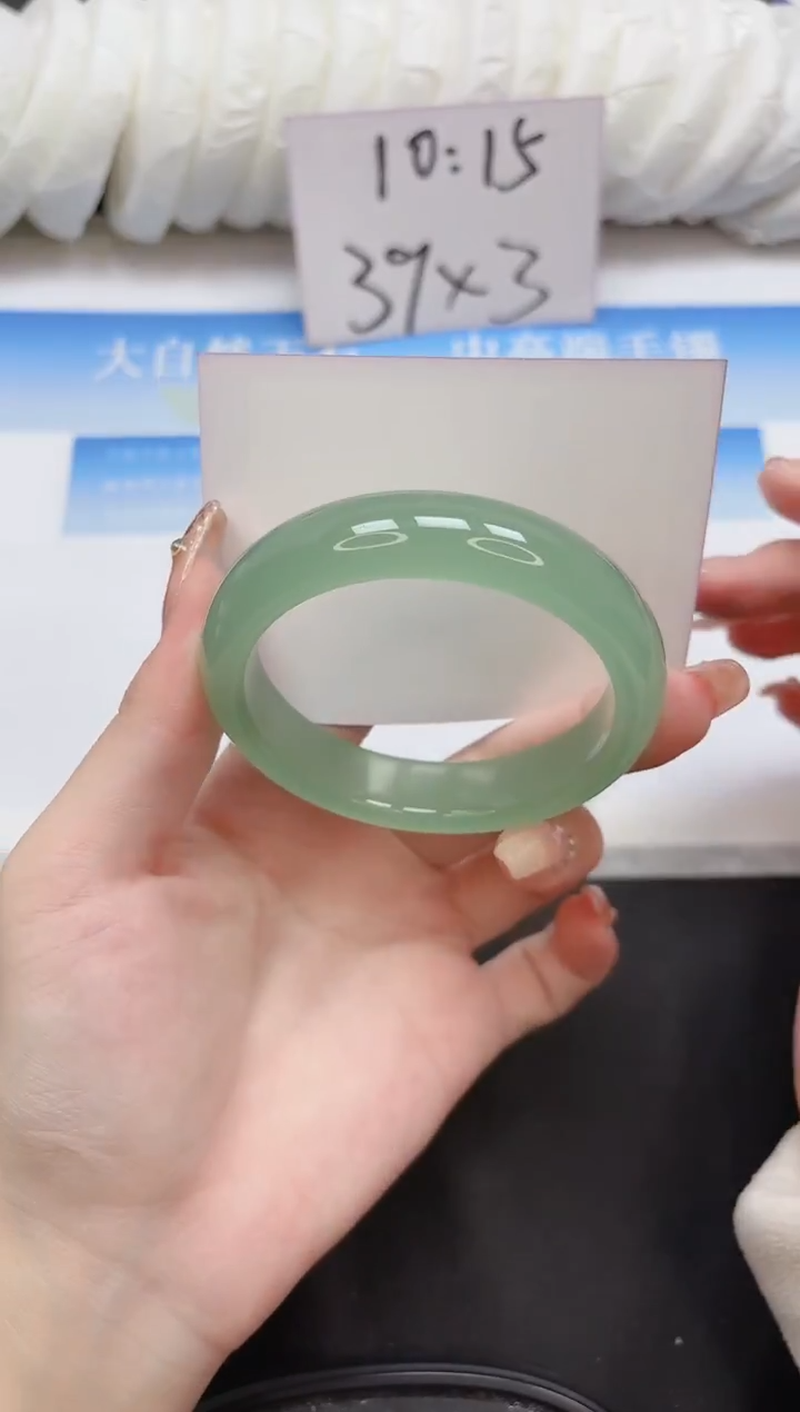 未镶嵌手镯石英质玉8-56