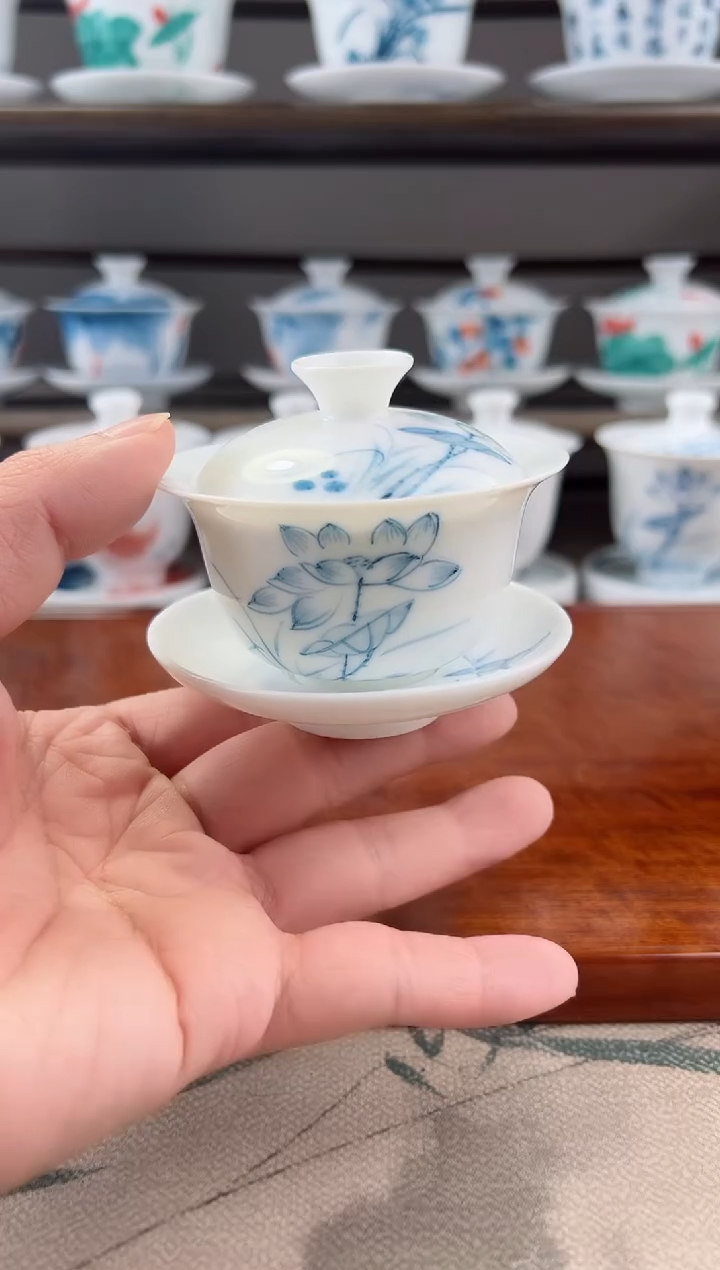 微瑕素莲80ml三才盖碗