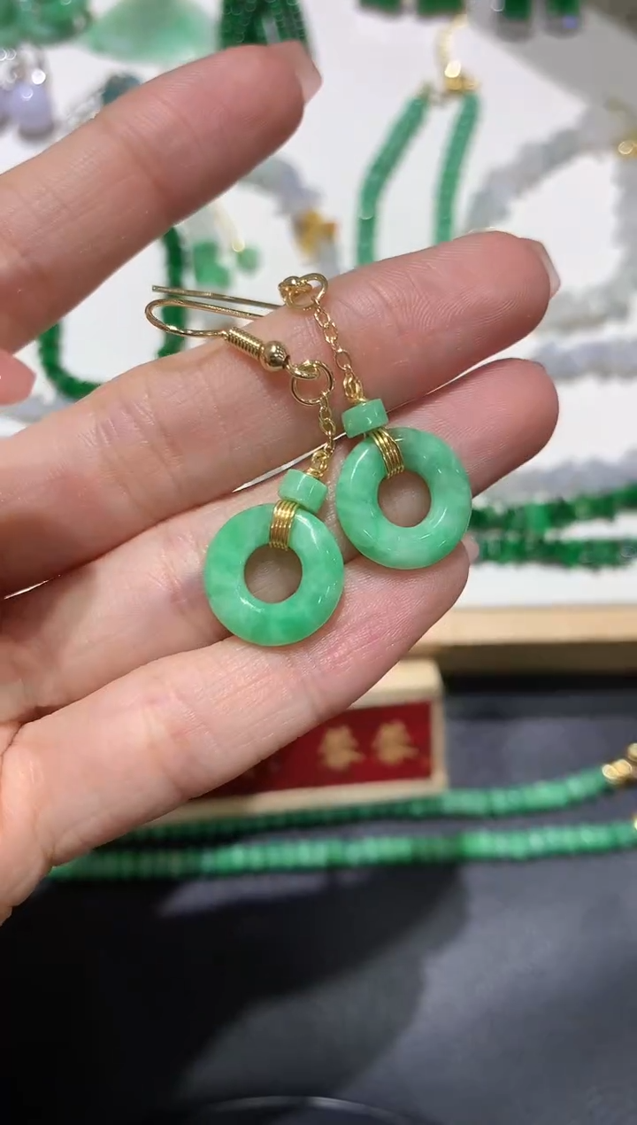 【闪购商品】翡翠吊坠(不含链)合金32多人多样性随机发货1件