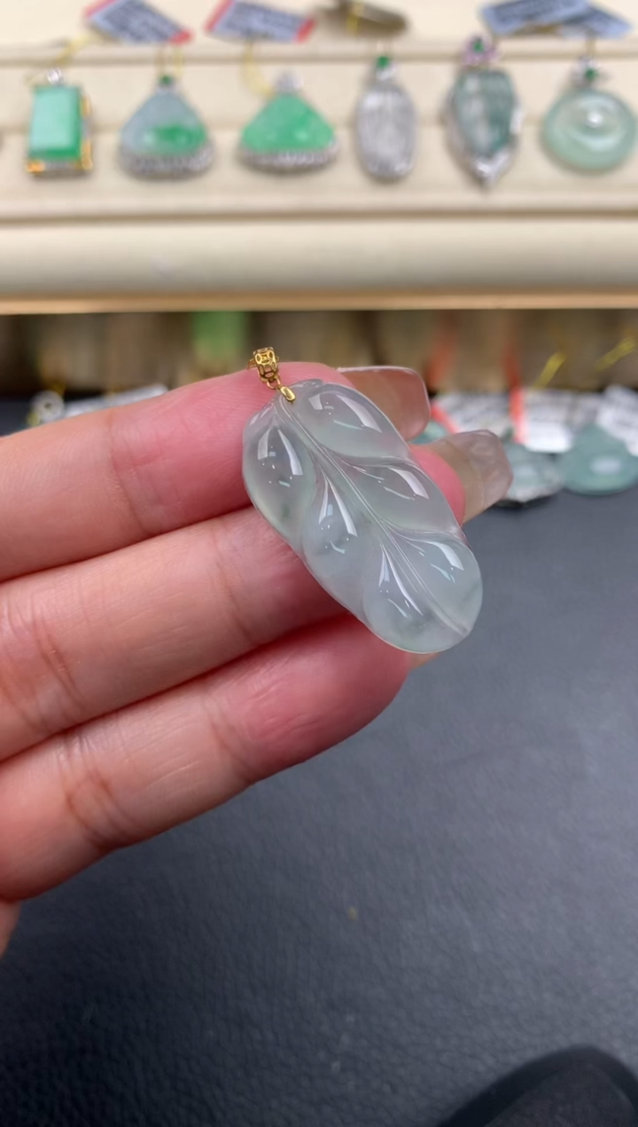 【闪购商品】翡翠颈饰18K金镶嵌Q25      