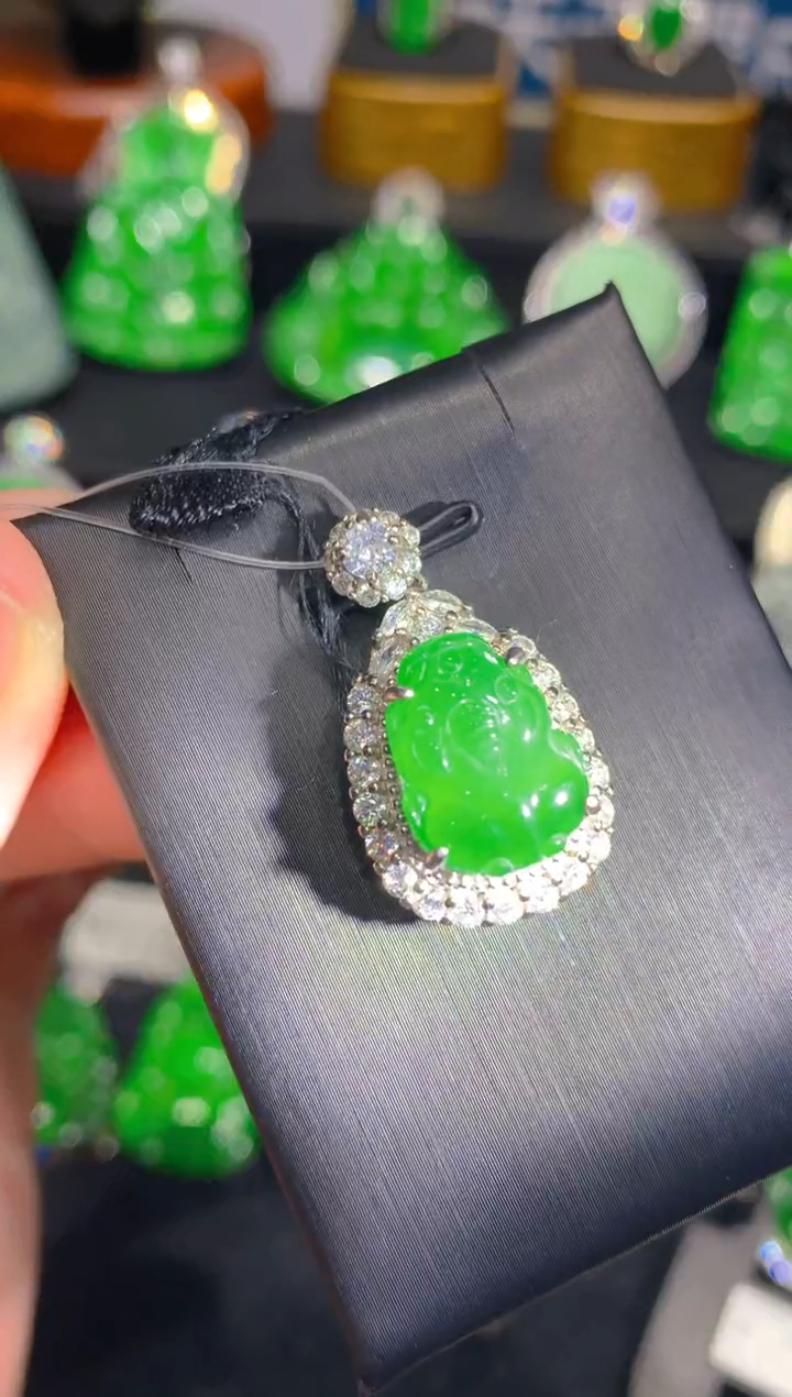 【闪购商品】翡翠颈饰银S925镶嵌42一季