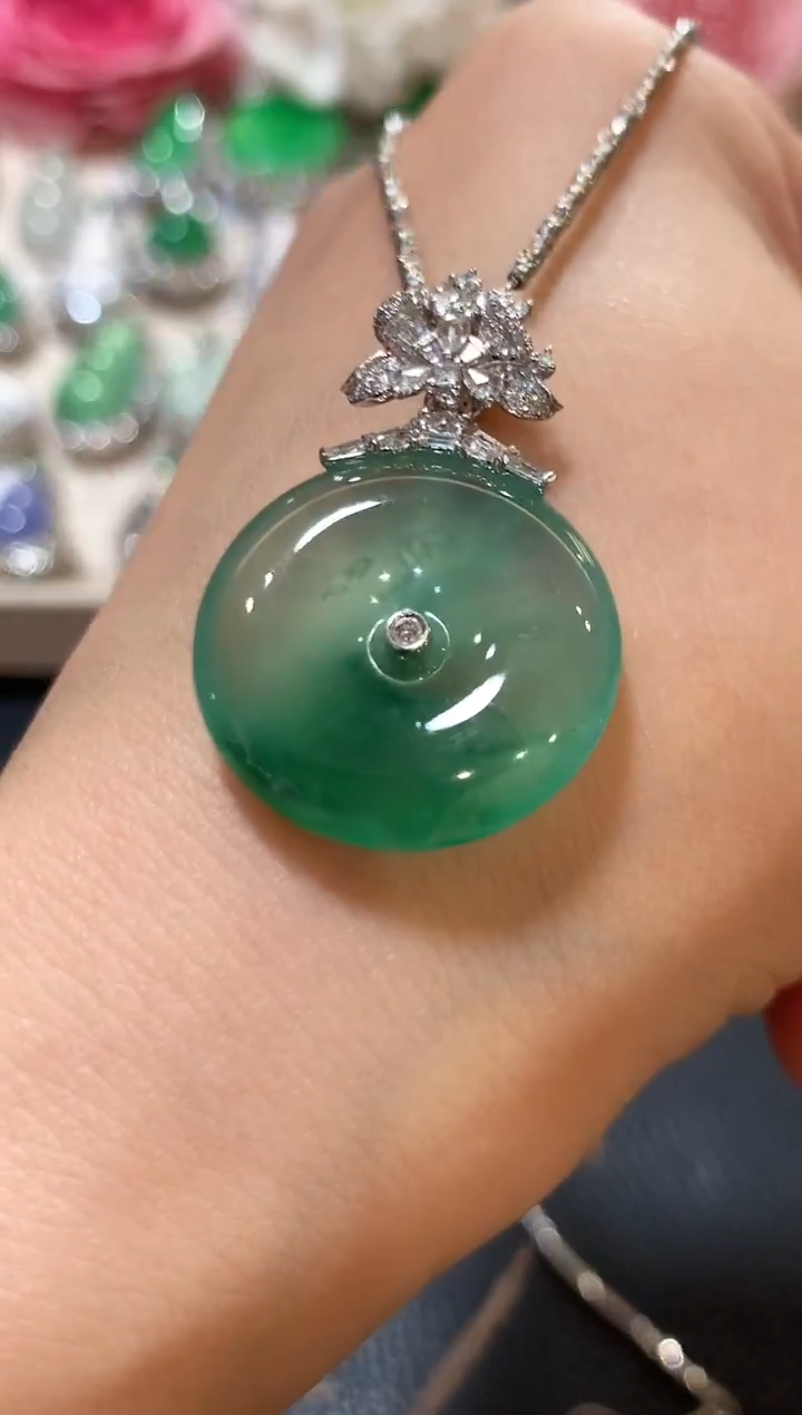 吊坠(不含链)18K金镶嵌翡翠z177  