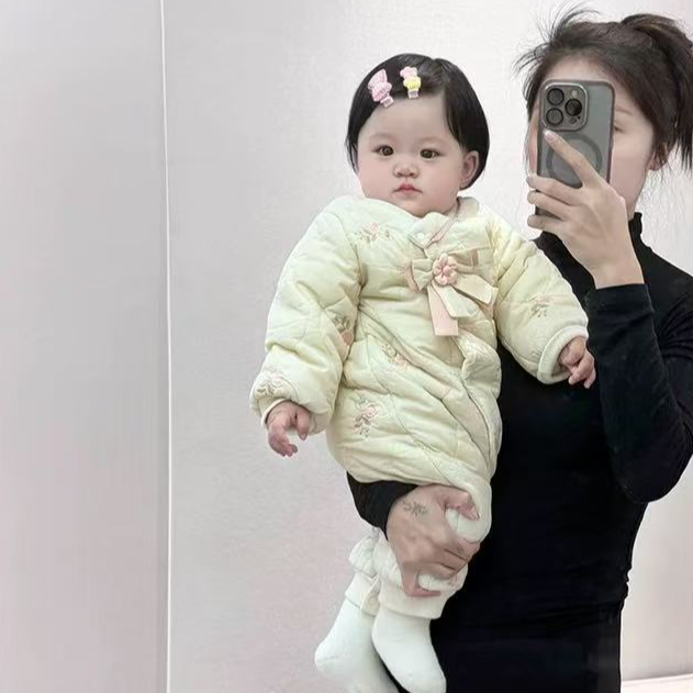 婴儿冬装洋气外穿加棉连体衣新款宝宝可爱薄棉保暖哈衣外出爬爬服
