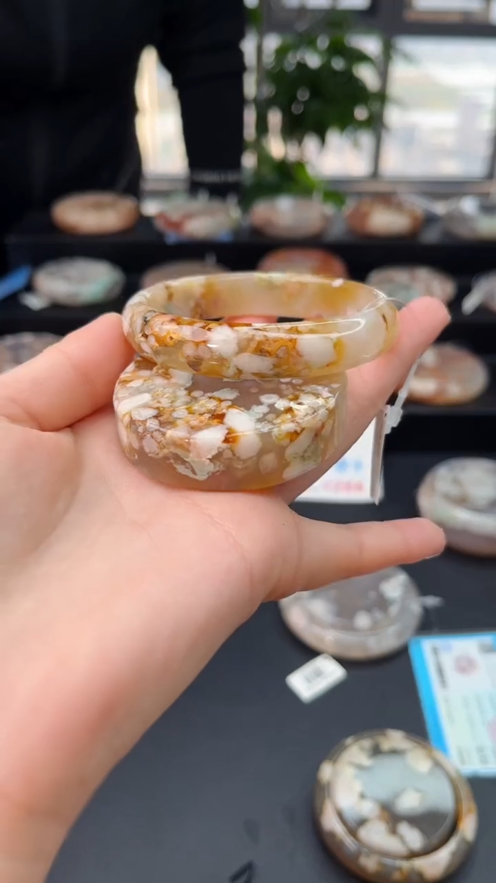 【闪购商品】石英质玉手镯未镶嵌赠送镯心（圈口55