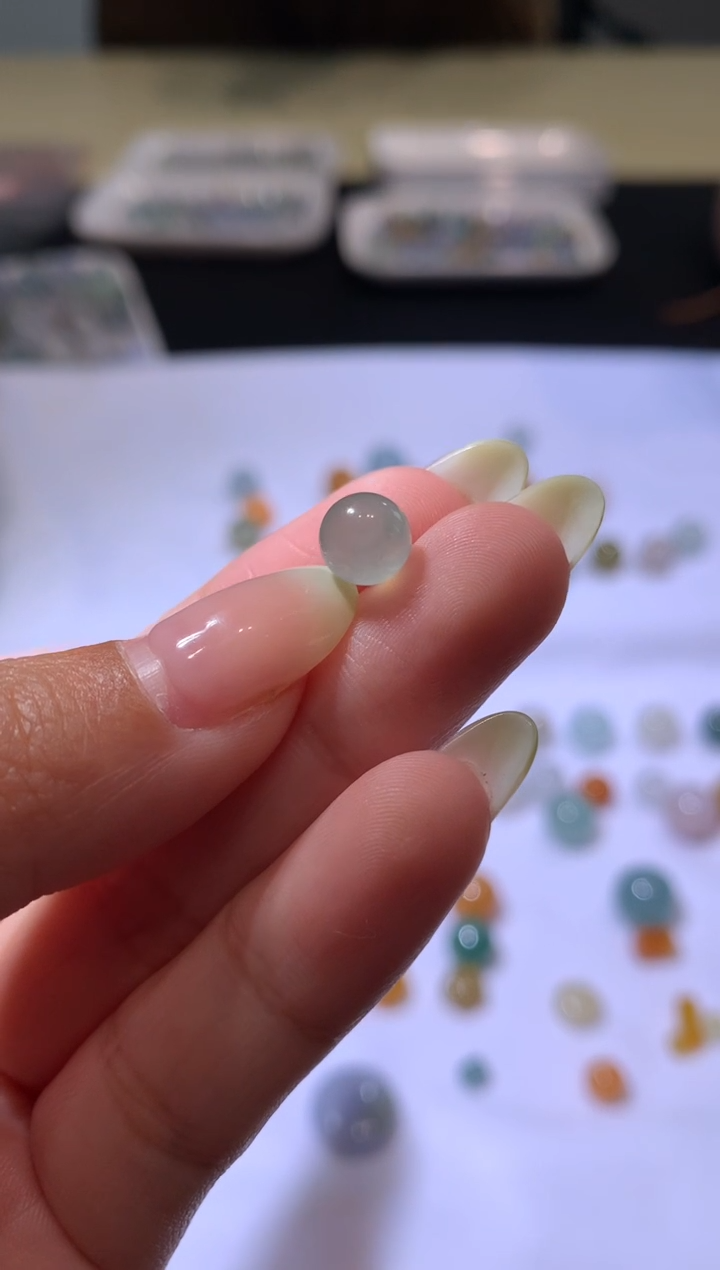 【闪购商品】定制翡翠未镶嵌6.9珠子150+15