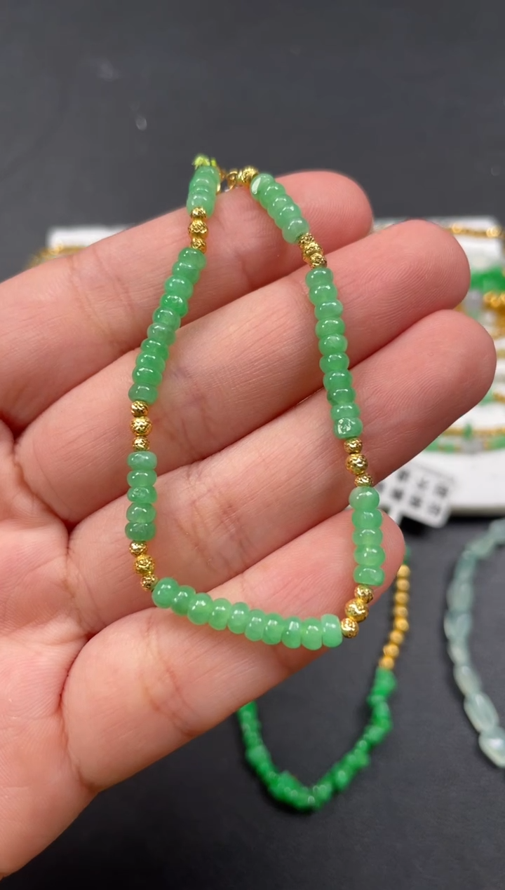 套链18K金镶嵌翡翠一条  P251