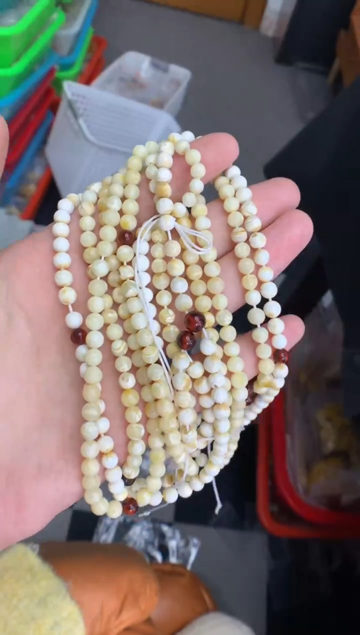 蜜蜡未镶嵌珠宝奇石多样性发一件