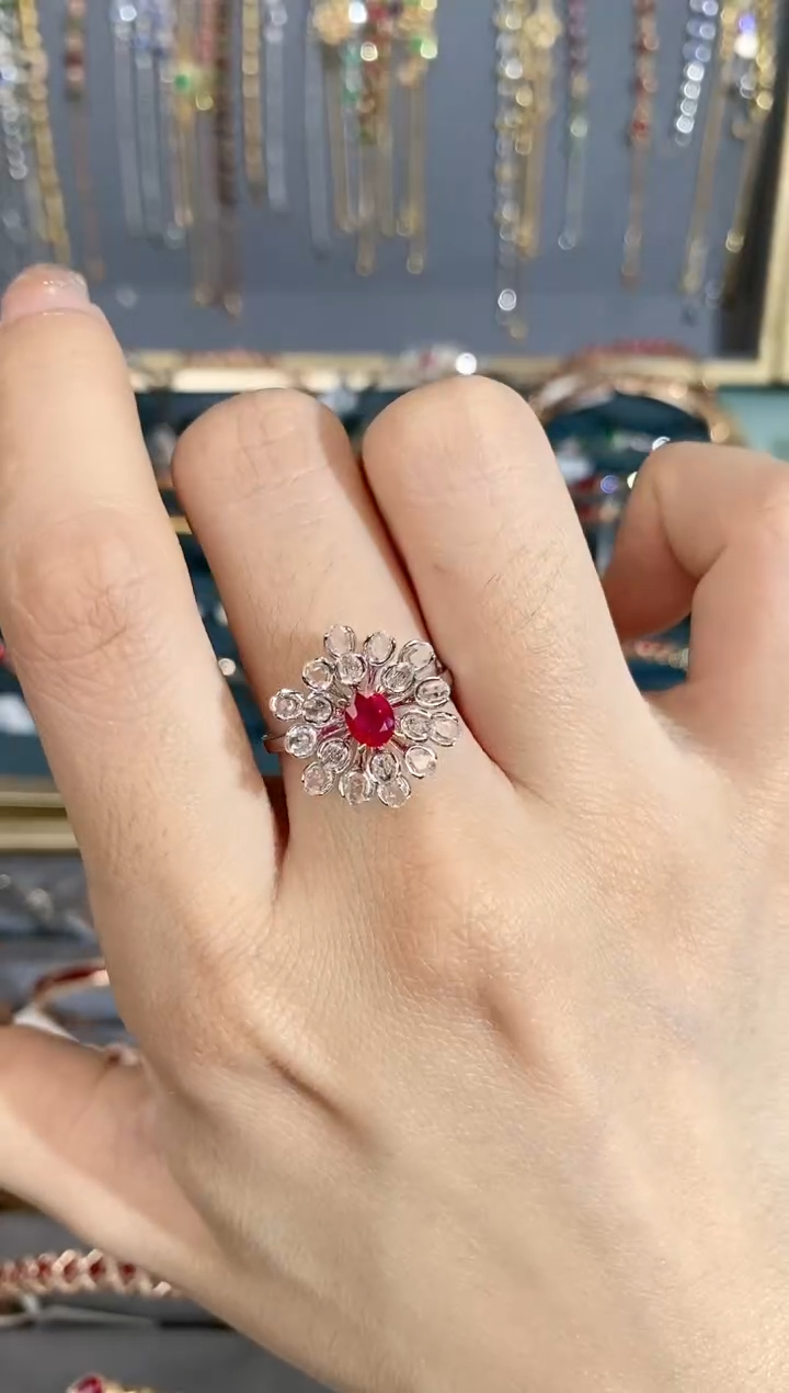 【闪购商品】红宝石戒指18K金镶嵌戒指