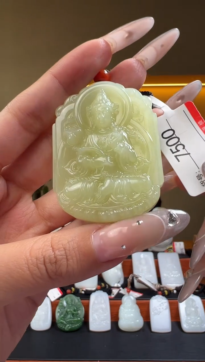 颈饰未镶嵌和田玉1