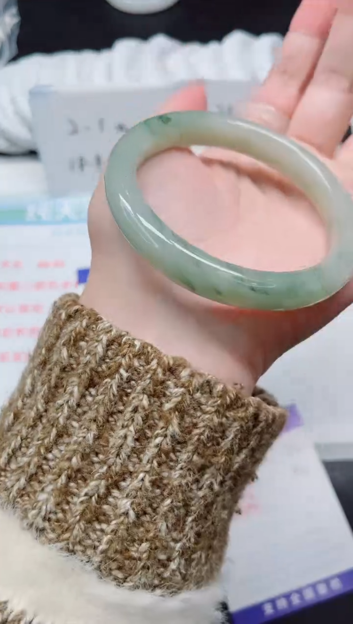 【闪购商品】石英质玉手镯未镶嵌681-62