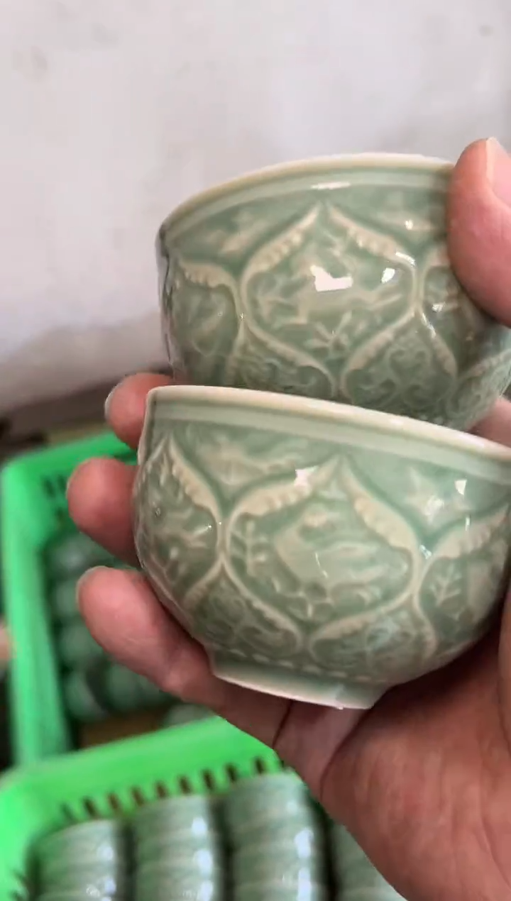 陶瓷微瑕青釉泡泡盏2只