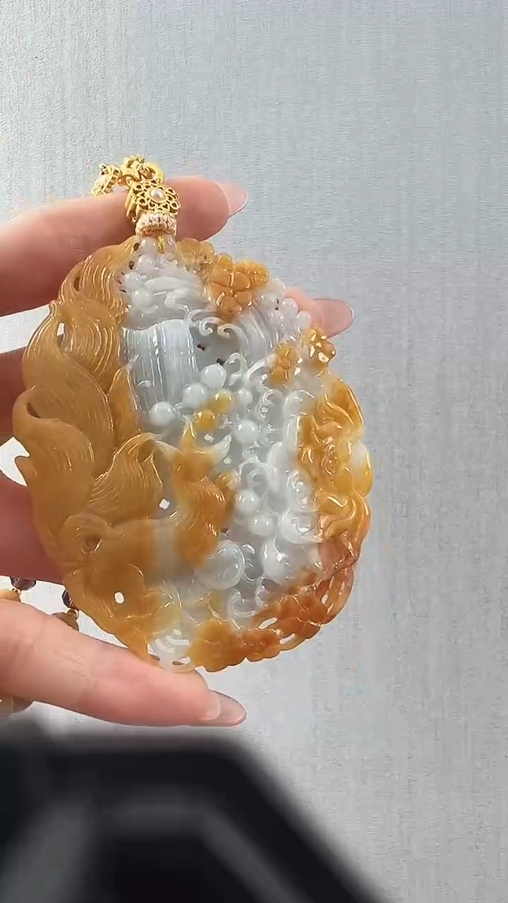 颈饰未镶嵌翡翠九尾狐