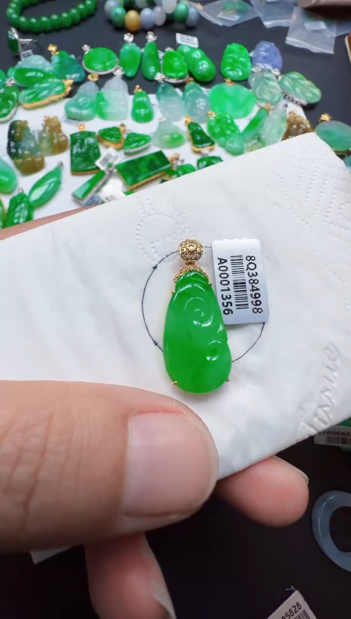 【闪购商品】翡翠吊坠(不含链)18K金镶嵌3980