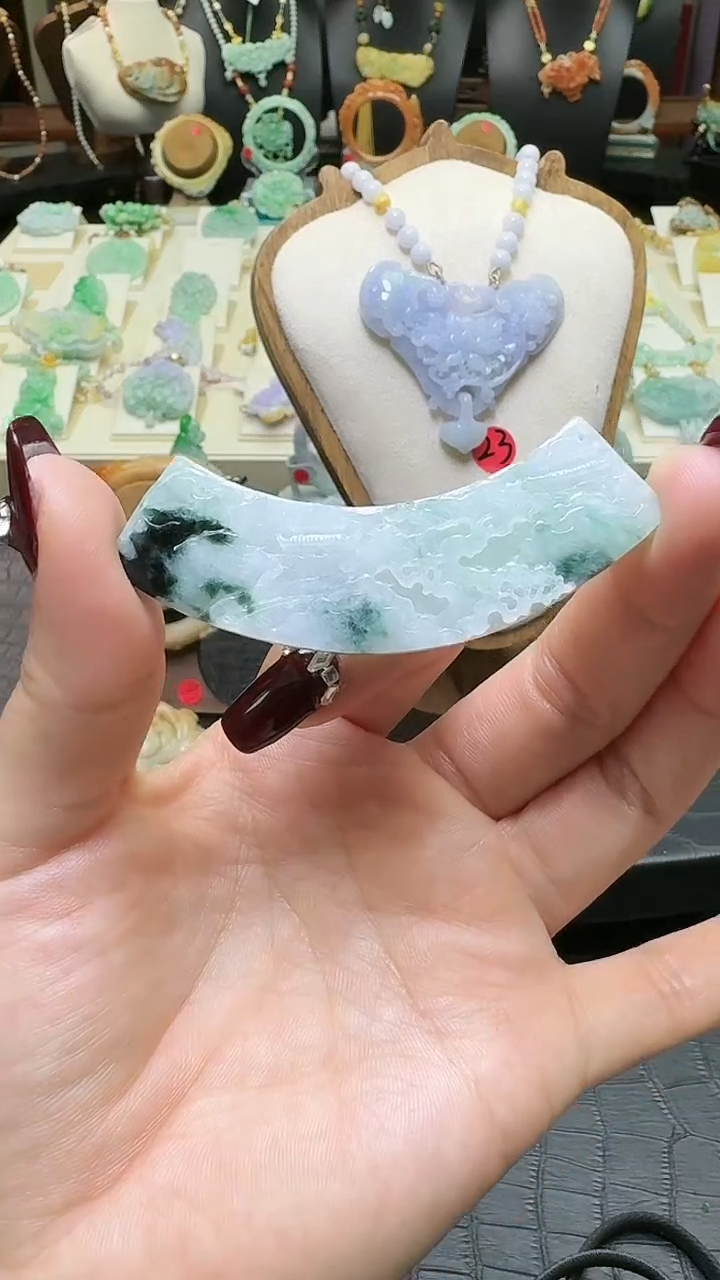 【闪购商品】翡翠颈饰未镶嵌天然翡翠弯弯