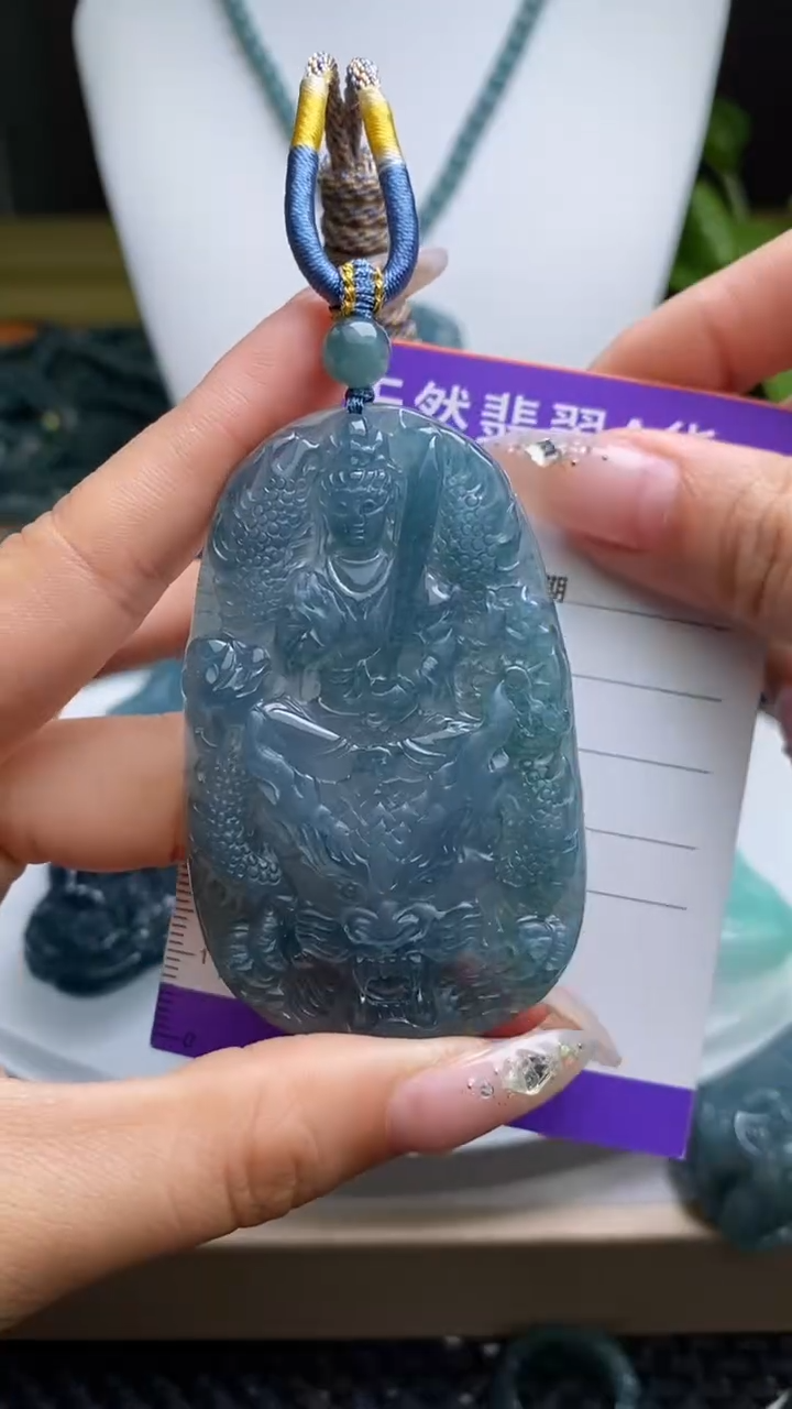 【闪购商品】翡翠未镶嵌颈饰