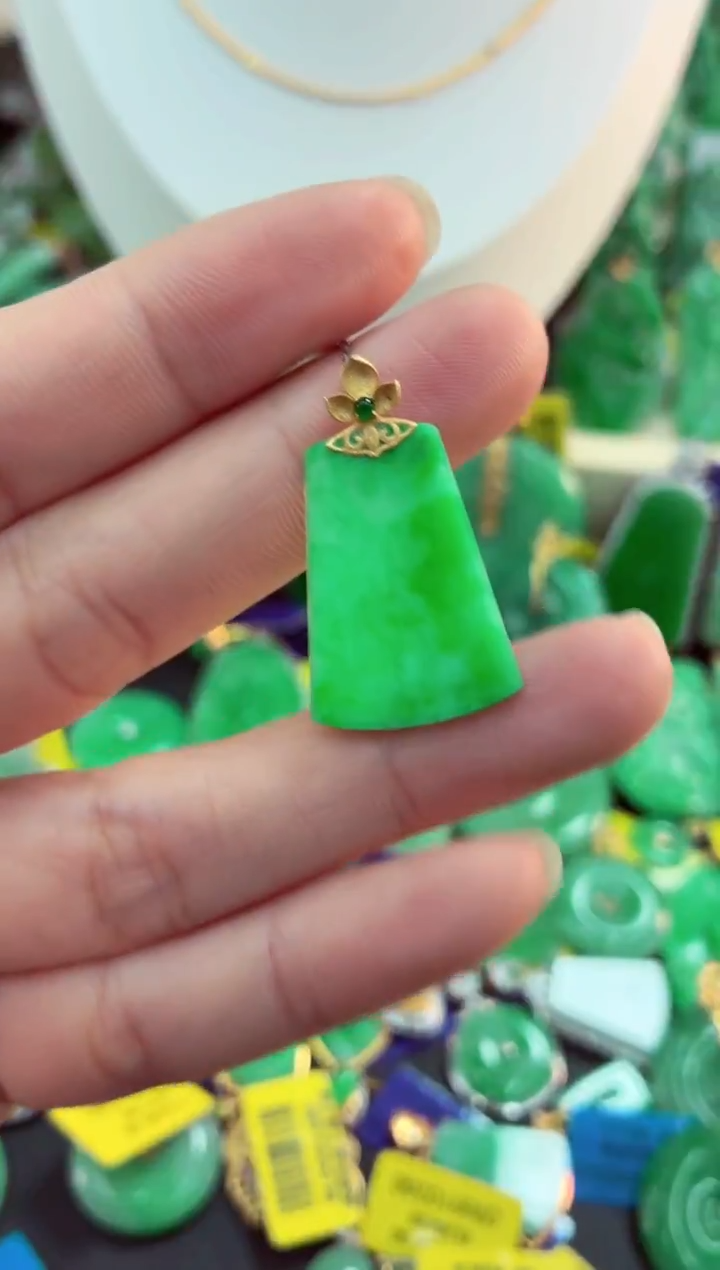 吊坠(不含链)18K金镶嵌翡翠天然缅甸翡翠A货