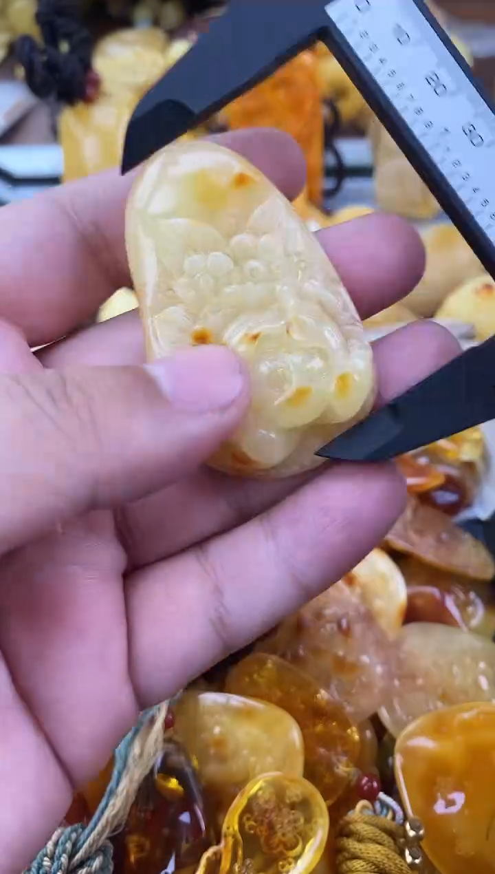 裸石琥珀未镶嵌天然琥珀蜜蜡吊坠