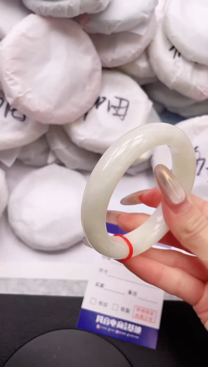 【闪购商品】和田玉手镯未镶嵌16K252-58