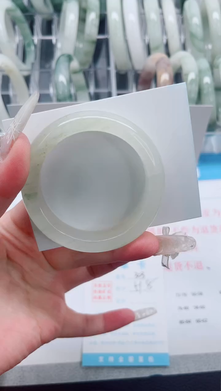 【闪购商品】石英质玉手镯未镶嵌A303-51.8