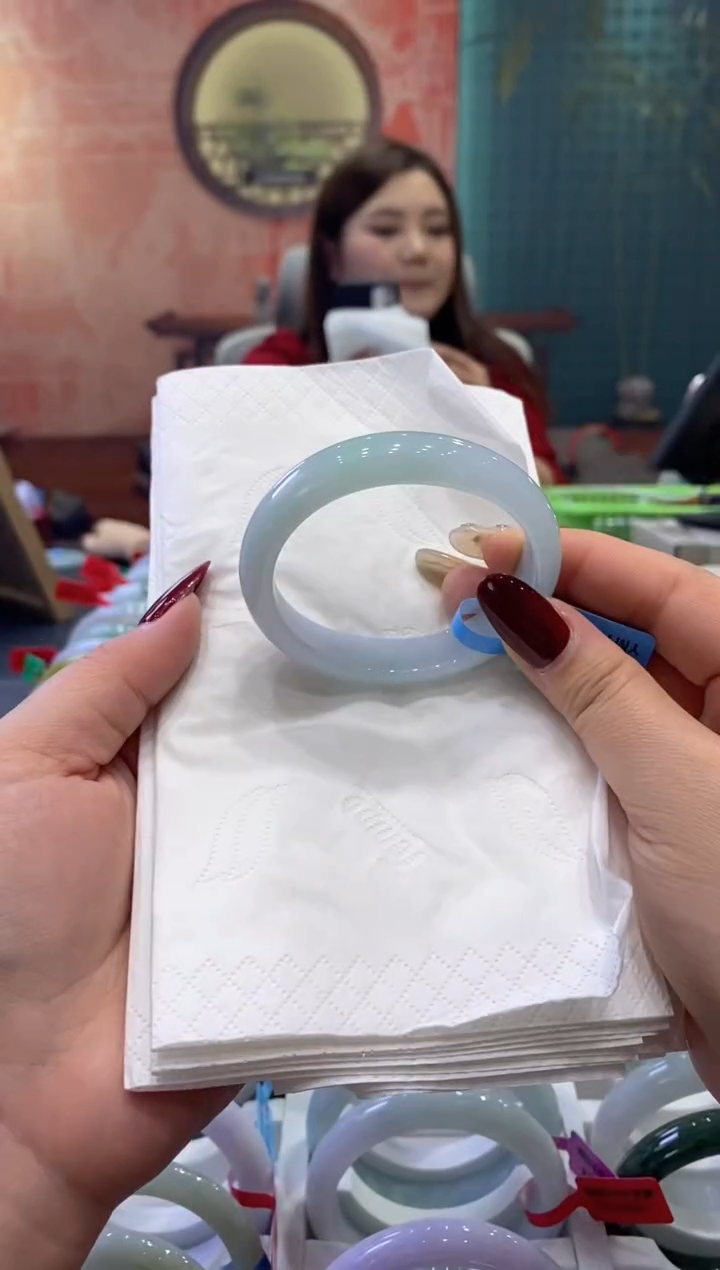 【闪购商品】翡翠手镯未镶嵌多人00037